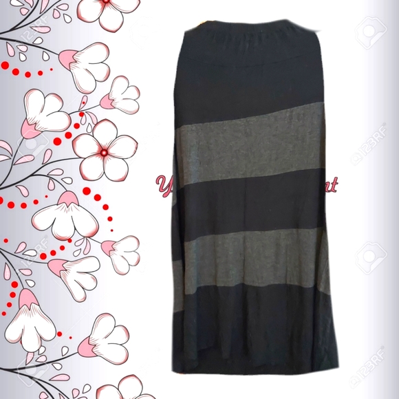 Dresses & Skirts - 3/$25 Large Maxi Skirt Black/Gray